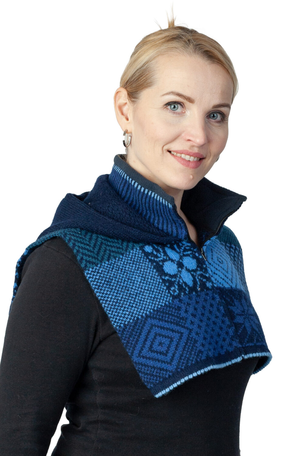 Wool neck warmer bib with zipper and hood - Image 6
