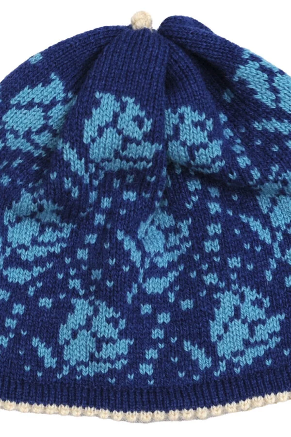 Wool hat with roses – image 2