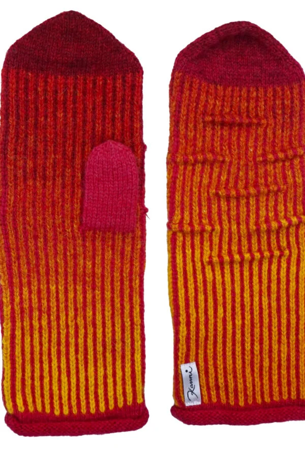 Wool mittens with cord pleats and stripe pattern