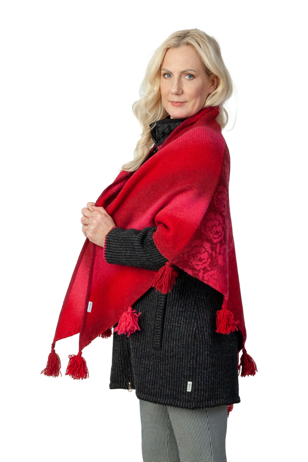 Wool triangle shawl with roses - Image 3