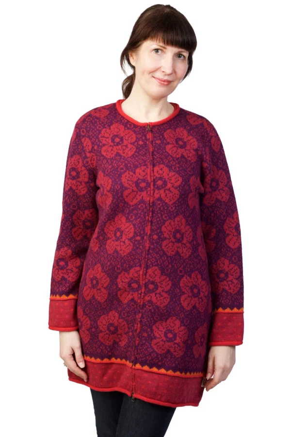 Lange Strickjacke aus Wolle mit Blumen