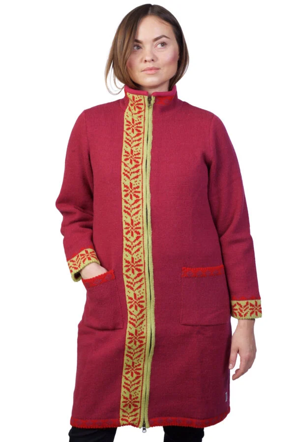 Long wool jacket with high collar and lining