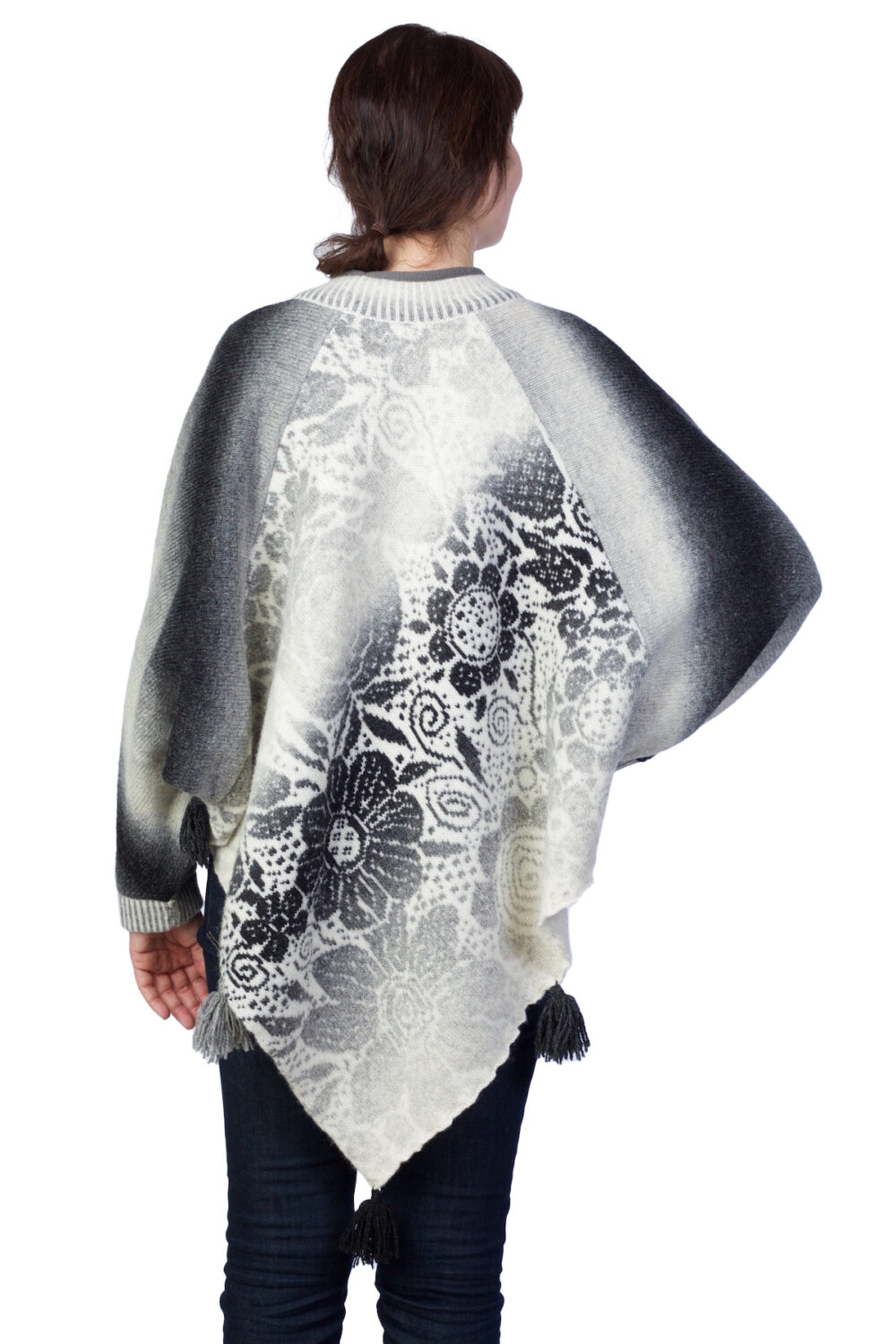 Wool triangle poncho with big flowers - Image 2