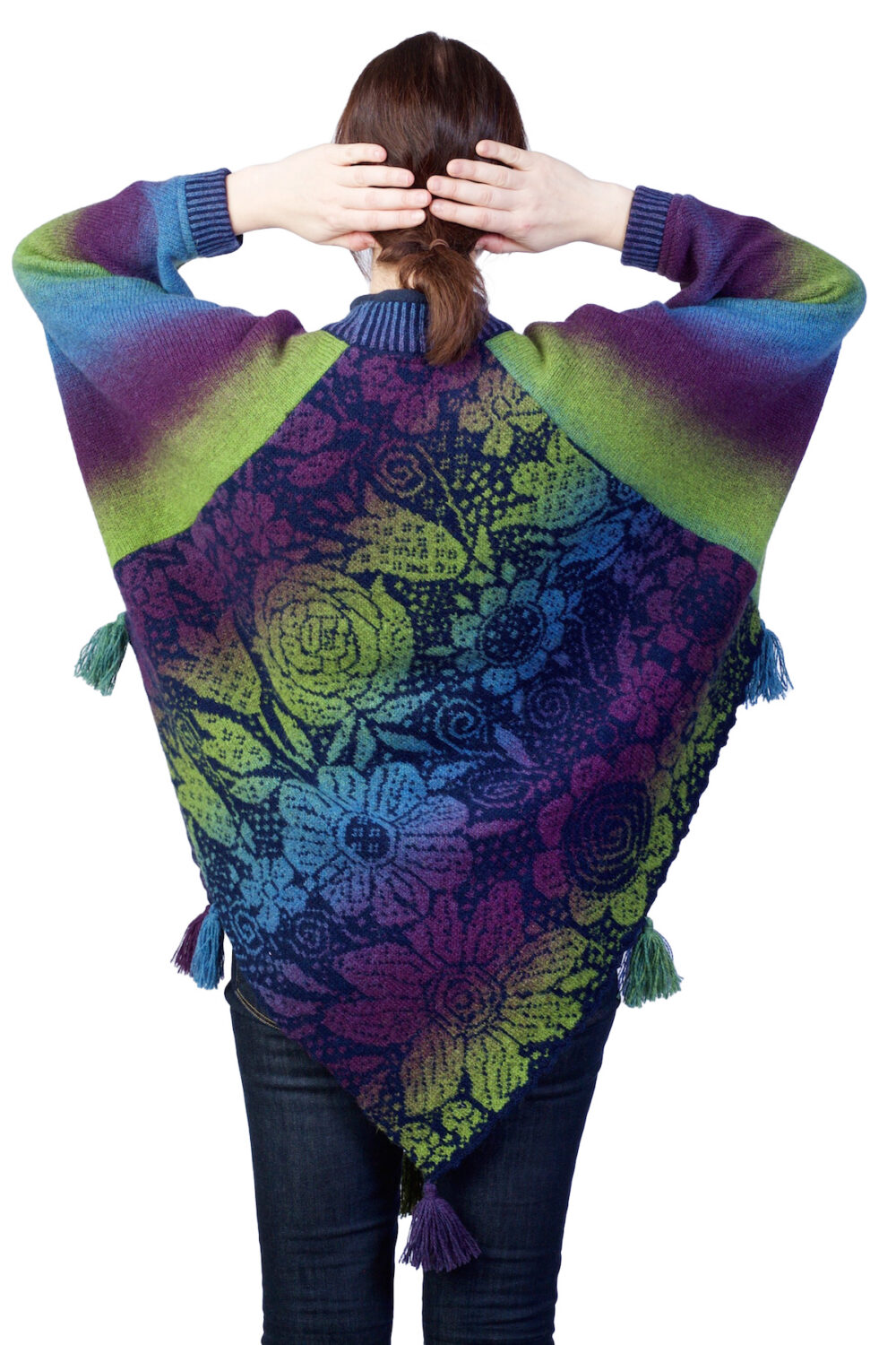 Wool triangle poncho with big flowers - Image 2