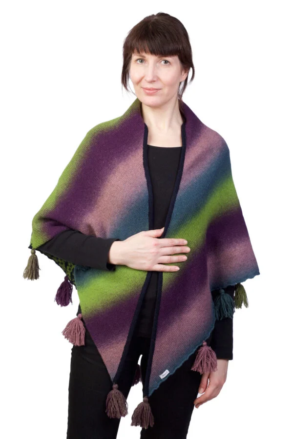 Wool triangle shawl with floral pattern