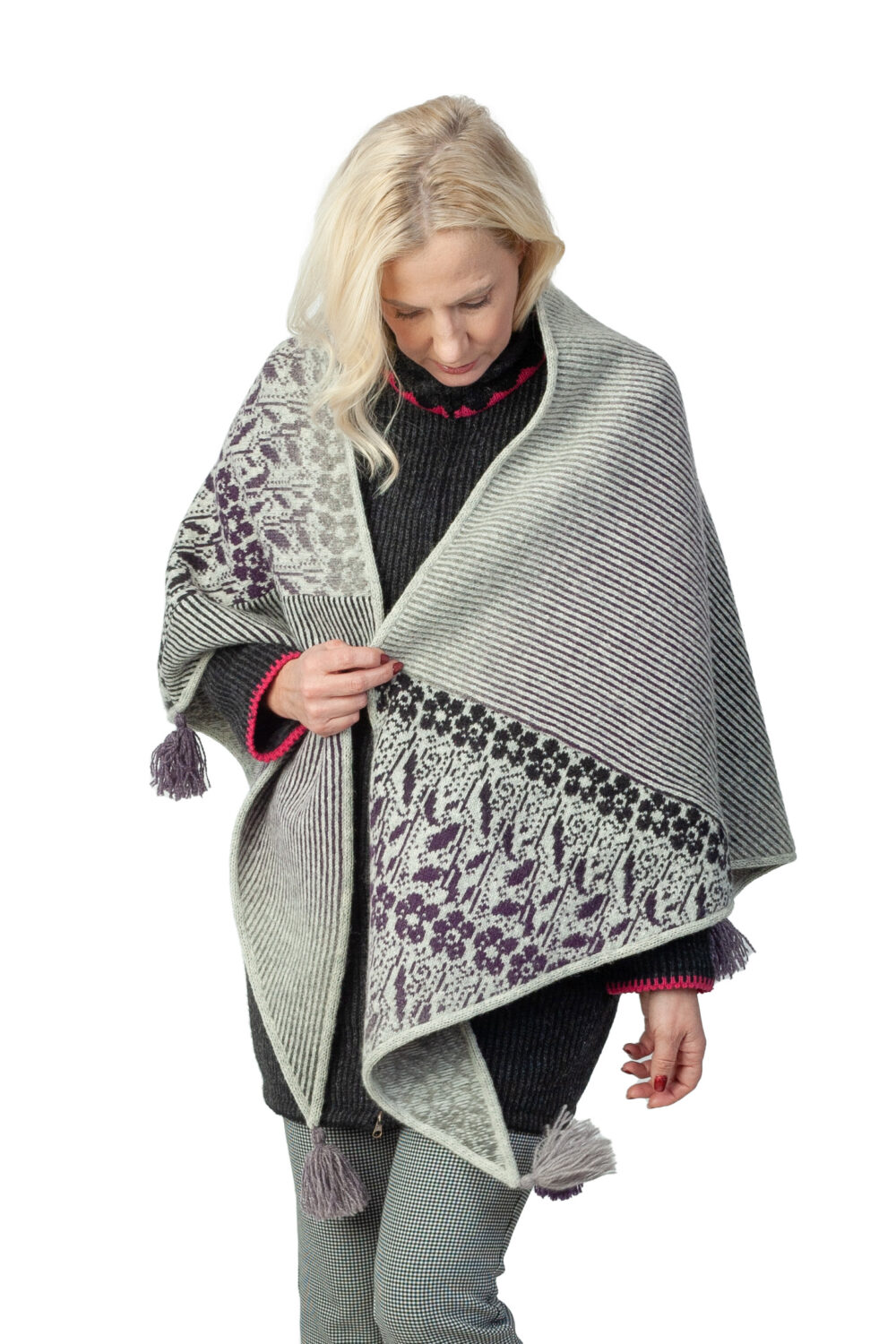 Wool triangle shawl with flowers and stripes - Image 3
