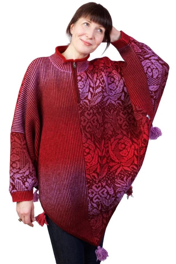 Wool triangle poncho with half zipper