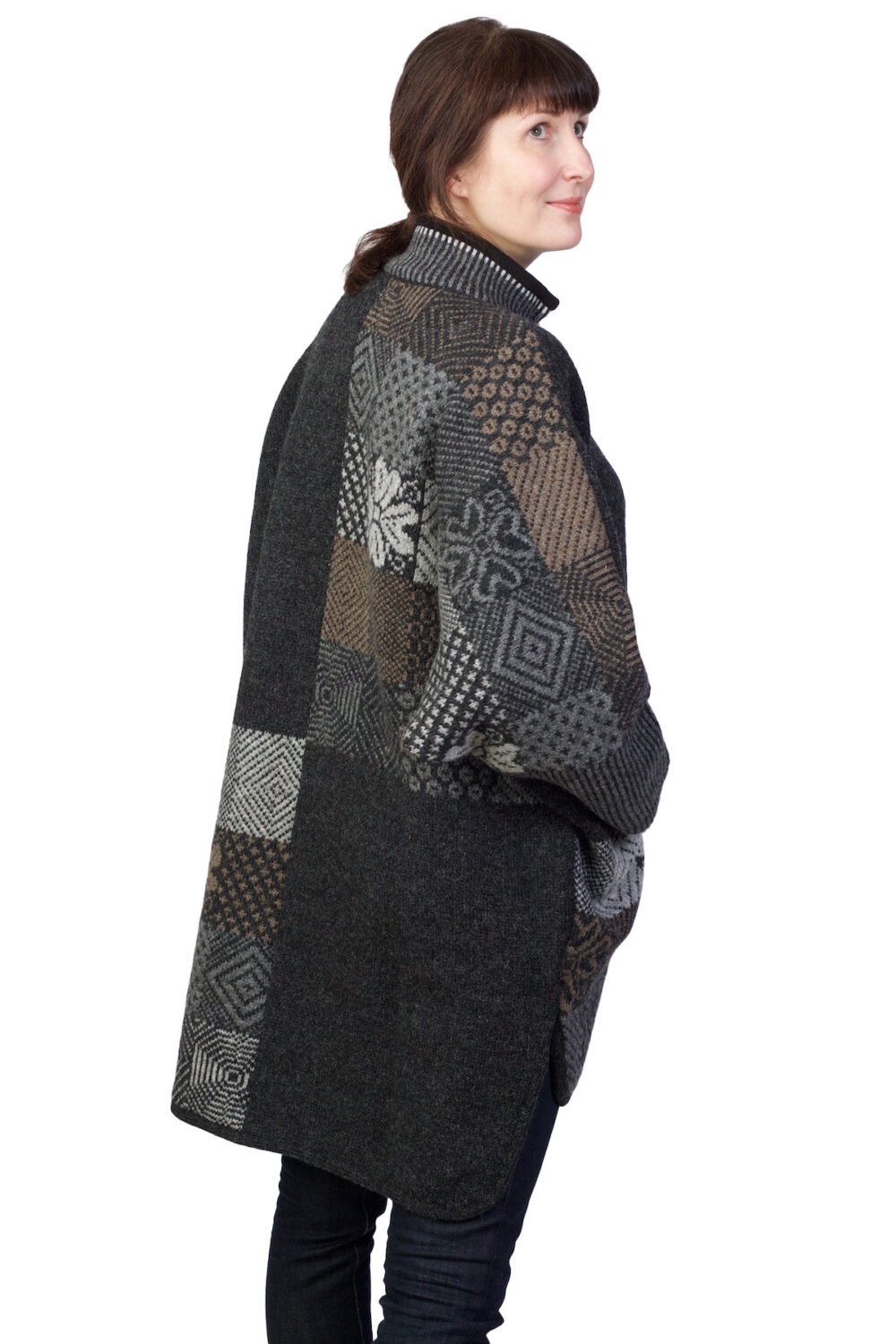 Wool poncho with geometrical patterns and pocket - Image 2