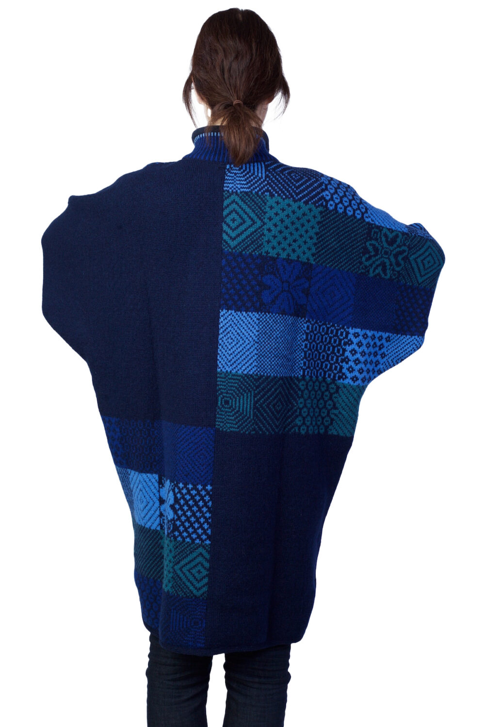 Wool poncho with geometrical patterns and pocket - Image 2