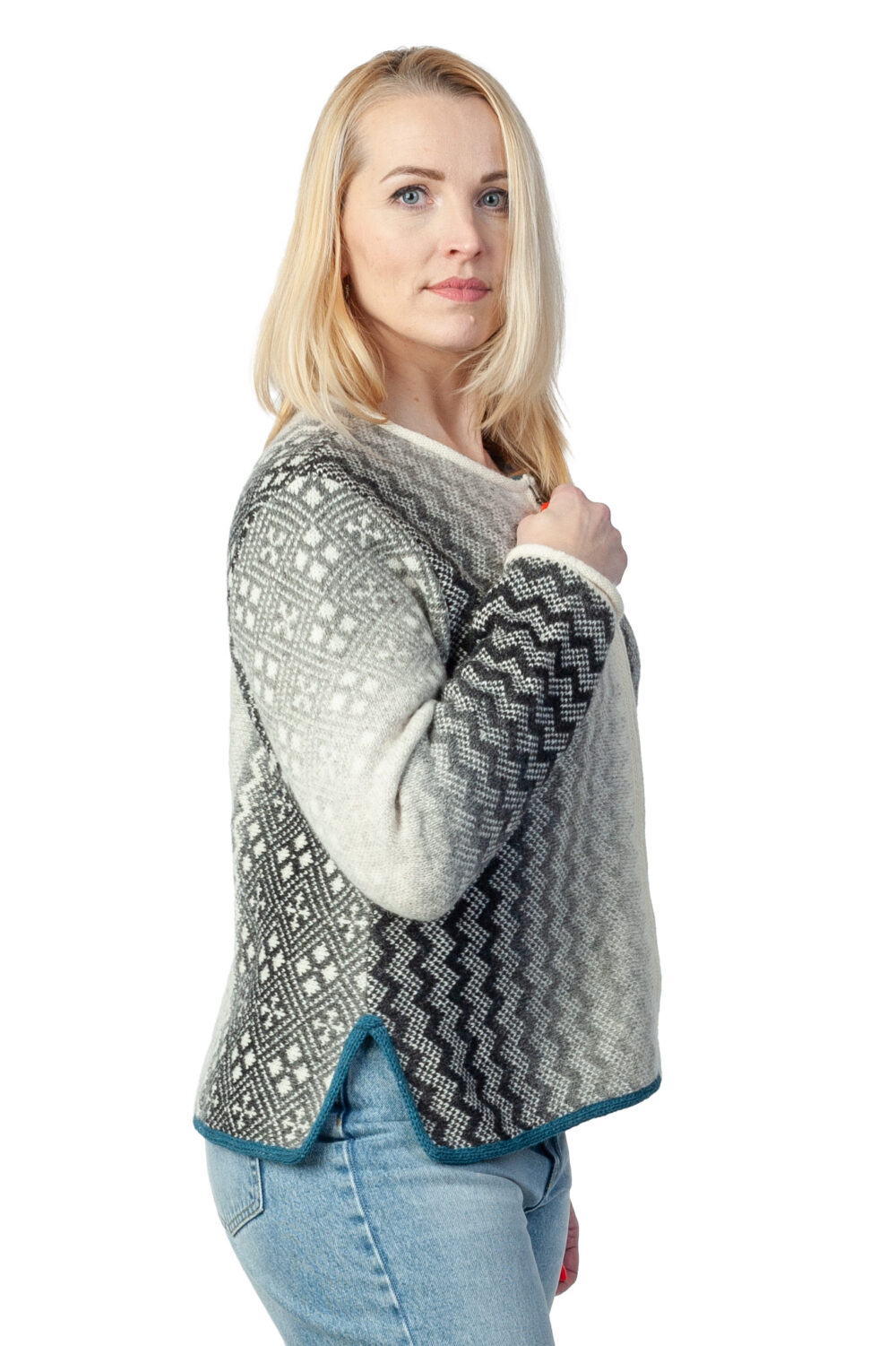 Short wool cardigan with a zigzag pattern - Image 4