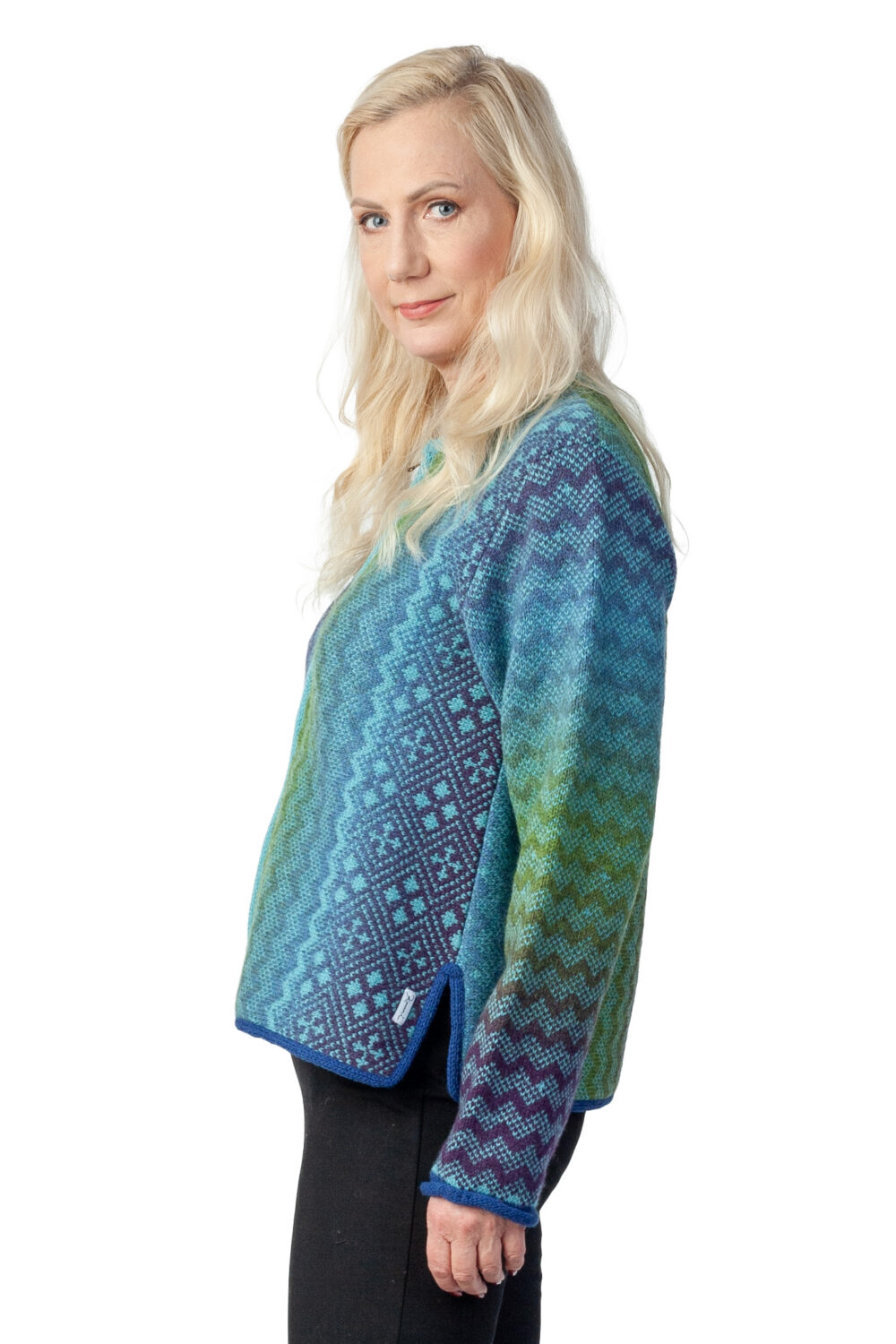 Short wool cardigan with a zigzag pattern - Image 4