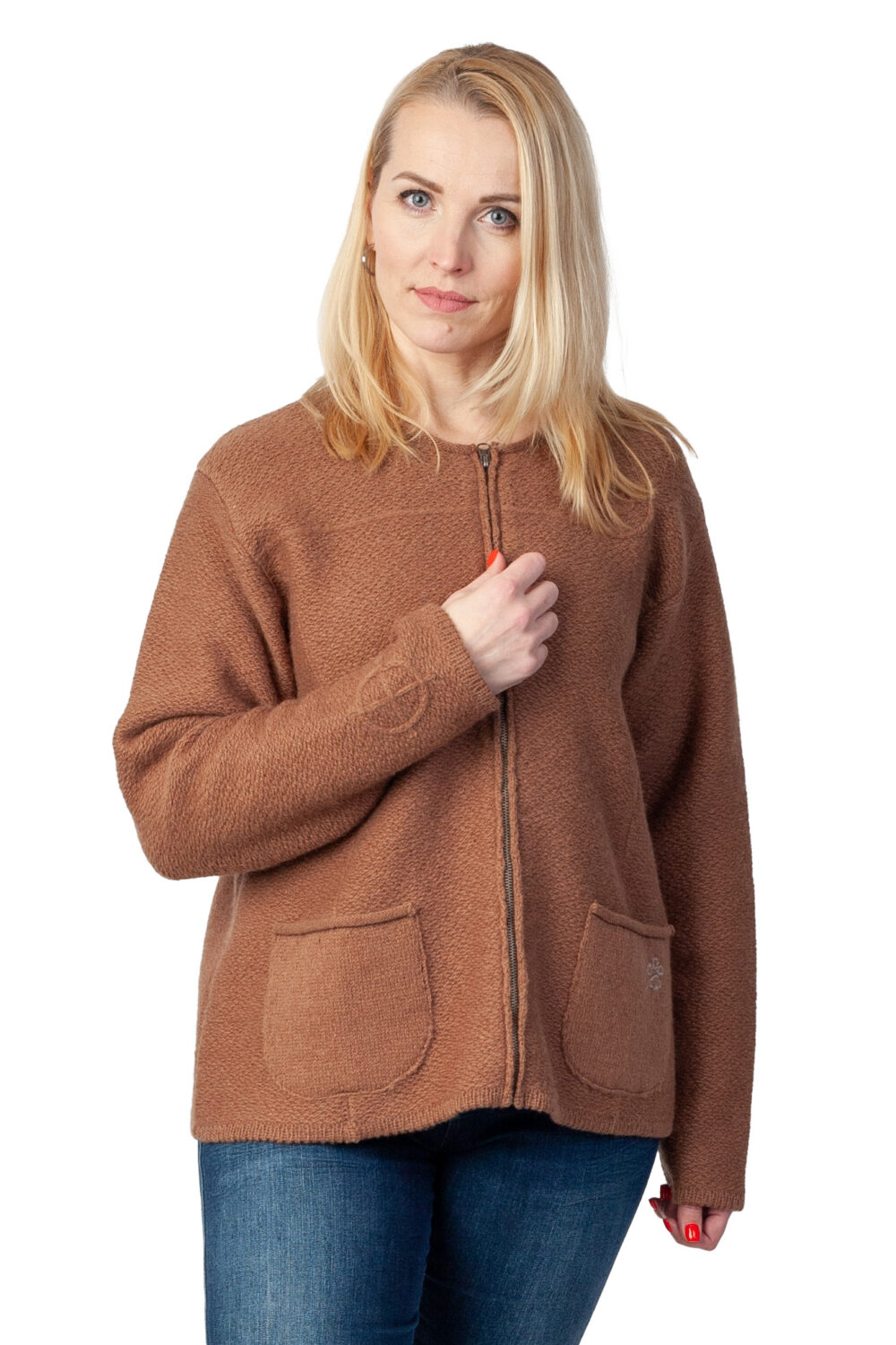 Short wool cardigan with a paw print and pockets - Image 2