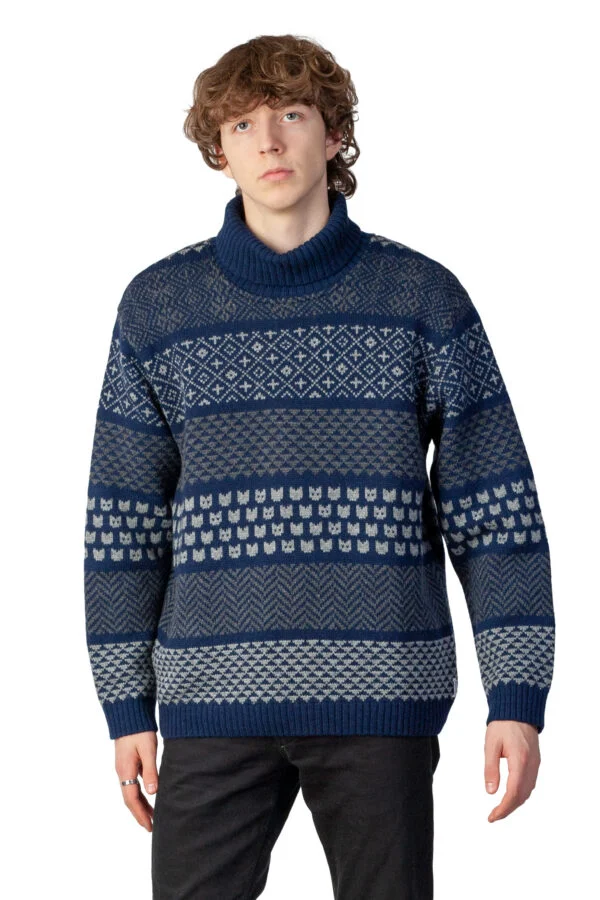 Rullekravesweater i merinould med kattemønstre