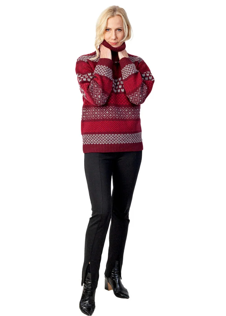 Merino wool turtleneck pullover with cat patterns – image 2