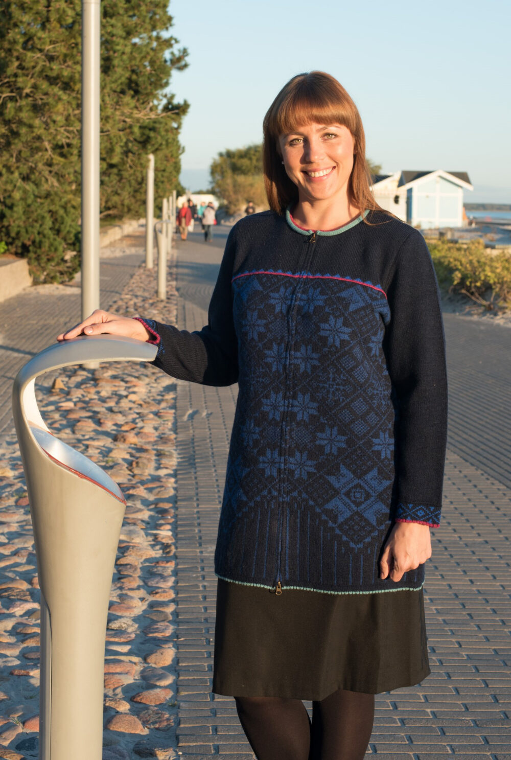 v-06-ff-wool-cardigan-kihnu-star-pattern-zipper-front Wool cardigan with Kihnu star pattern and a zipper - Image 1