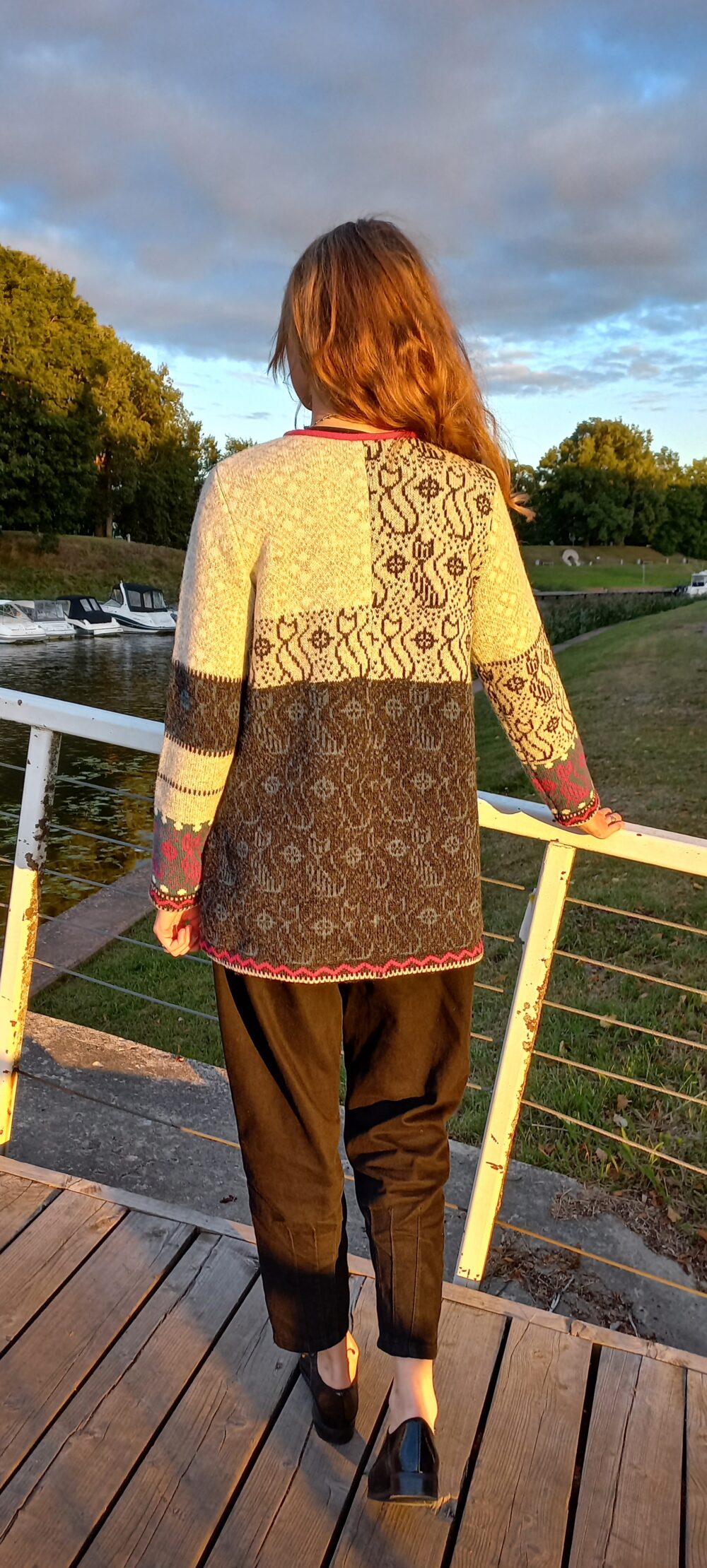 Cardigan with cats and pockets - Image 2