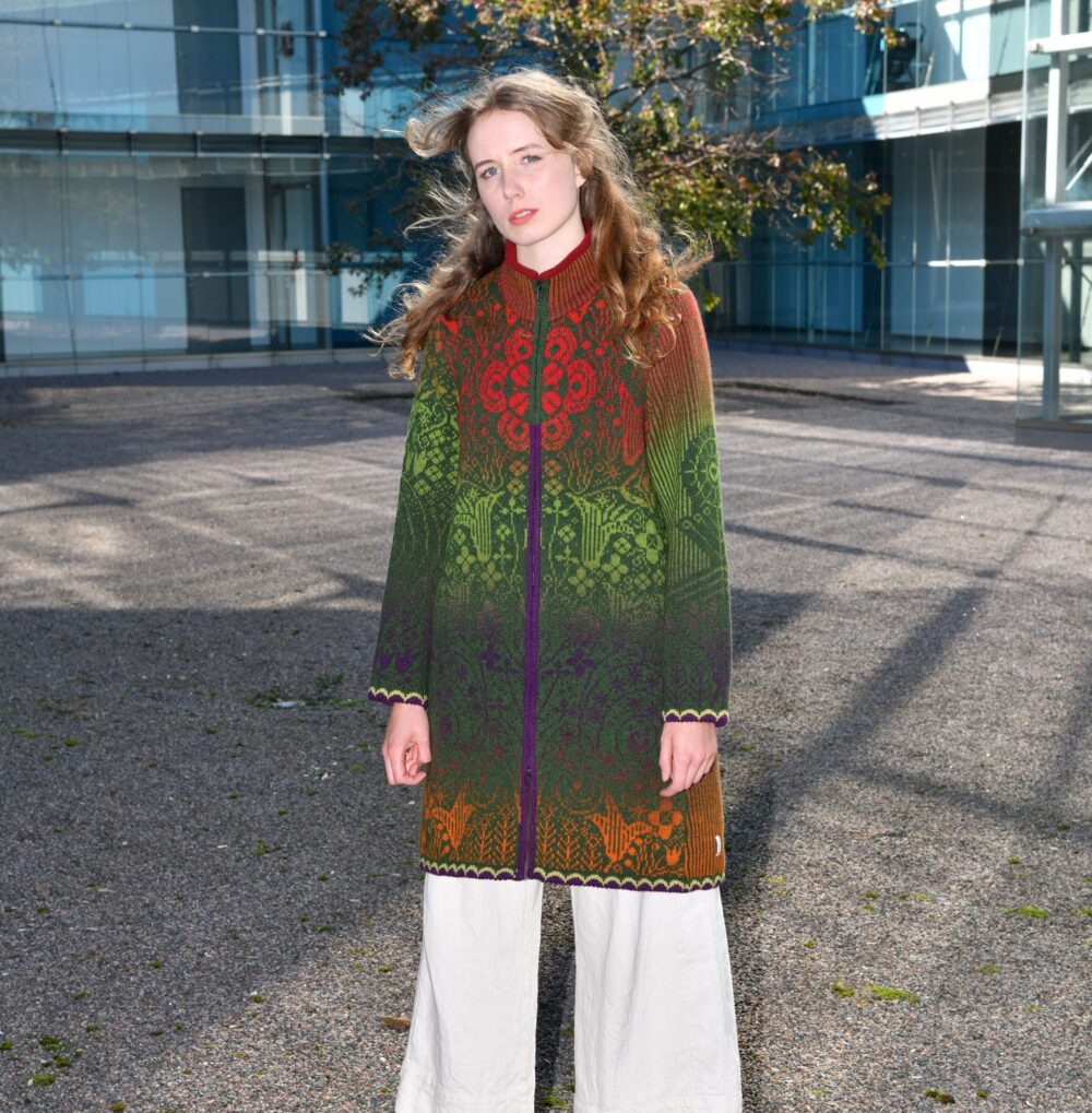 485702928_1385748472764099_6533379799648237939_n Long wool A-line coat with pockets - Image 1