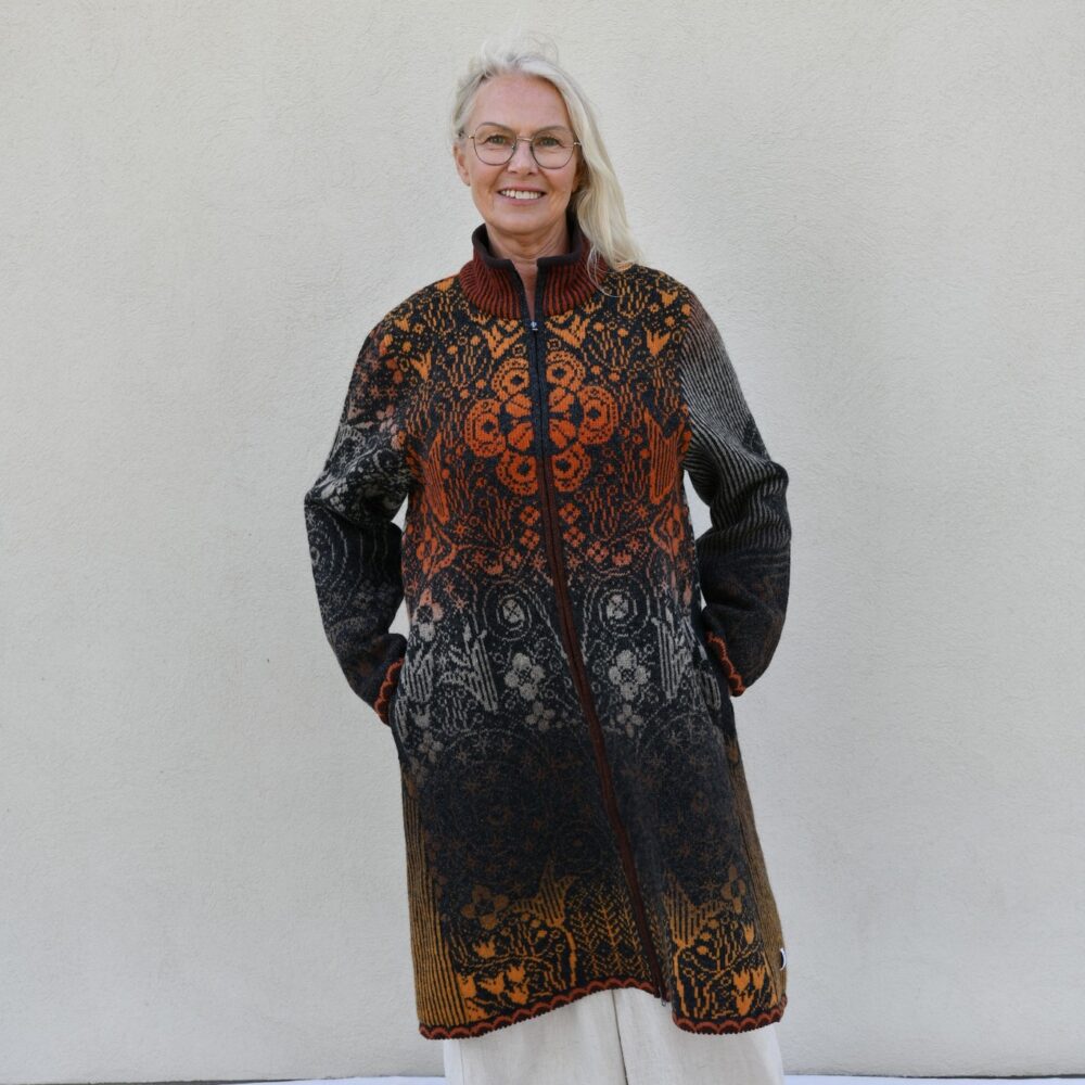 486874093_1389970709008542_5243781369585163729_n Long wool A-line coat with pockets - Image 1