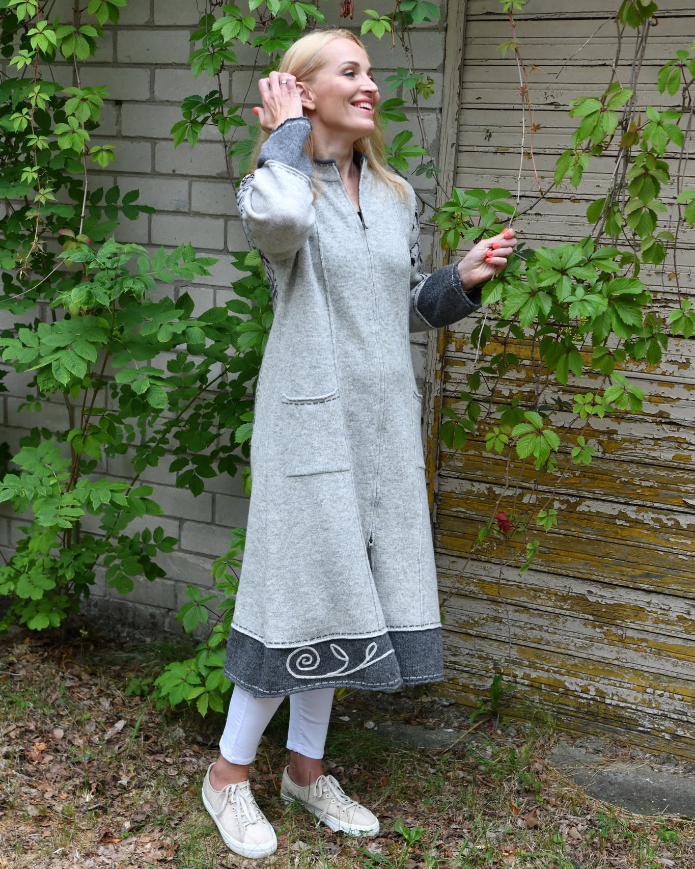 wool coat with tree Long wool coat with Tree of Life pattern and pockets - Image 1