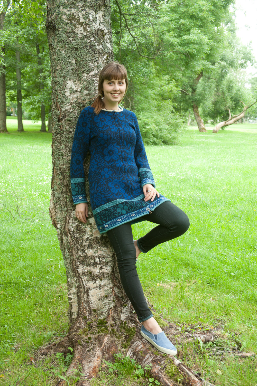 Long wool cardigan with flower patterns - Image 2