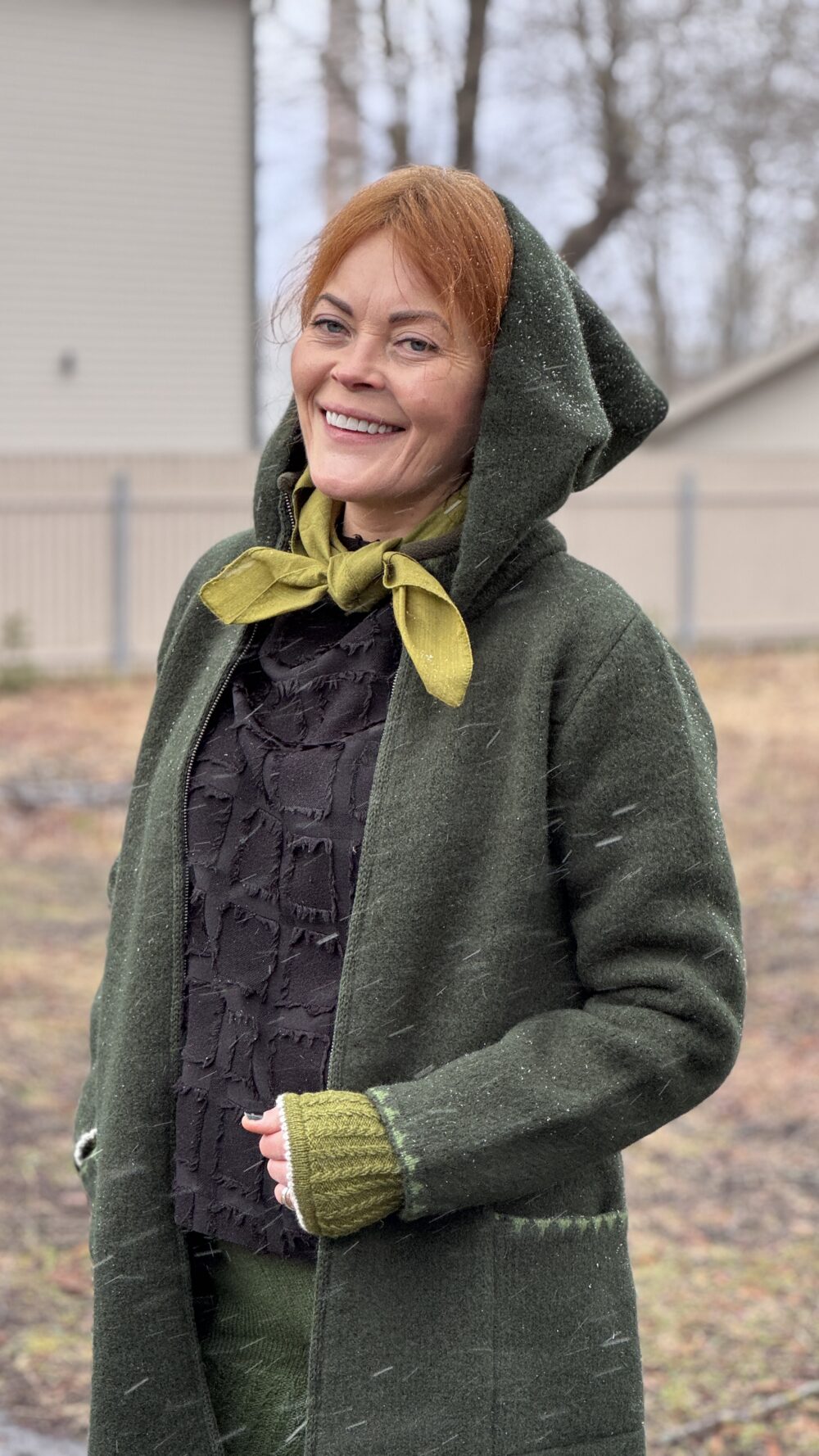 Long wool coat with pockets and a hood - Image 2