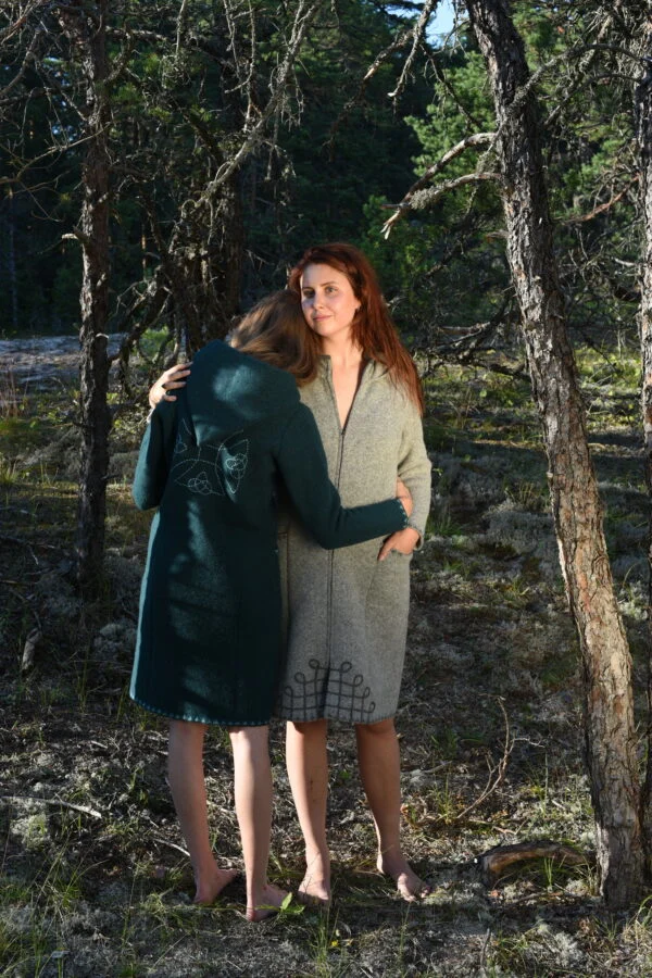 Long wool coat with pockets and a hood