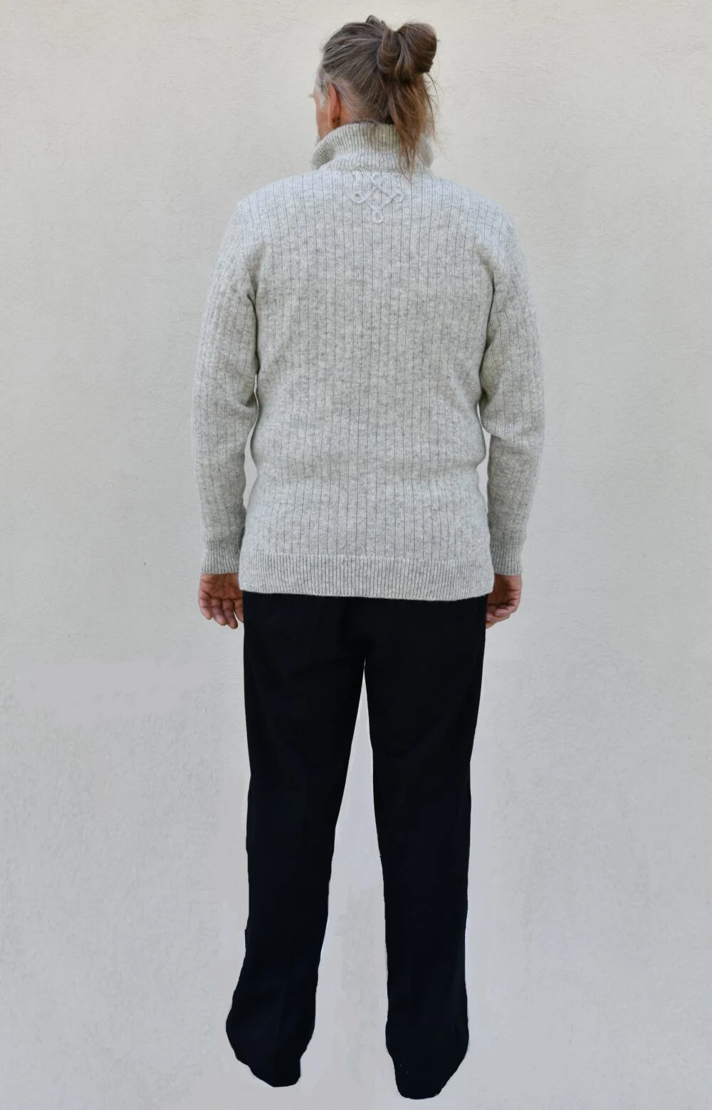 Schlichte Herren-Strickjacke mit Reißverschluss