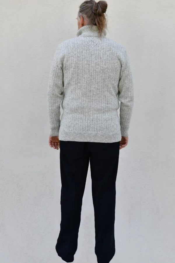 Mens simple zip-up cardigan – image 2