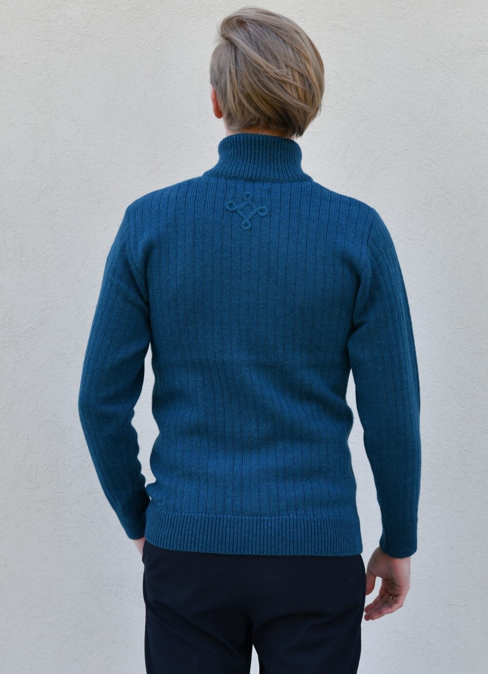 Mens simple zip-up cardigan - Image 2