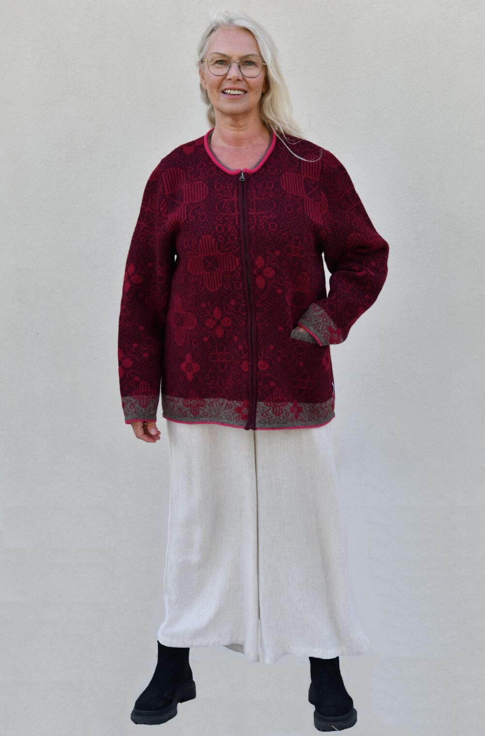 Cardigan with a Tree of Life flower pattern - Image 1