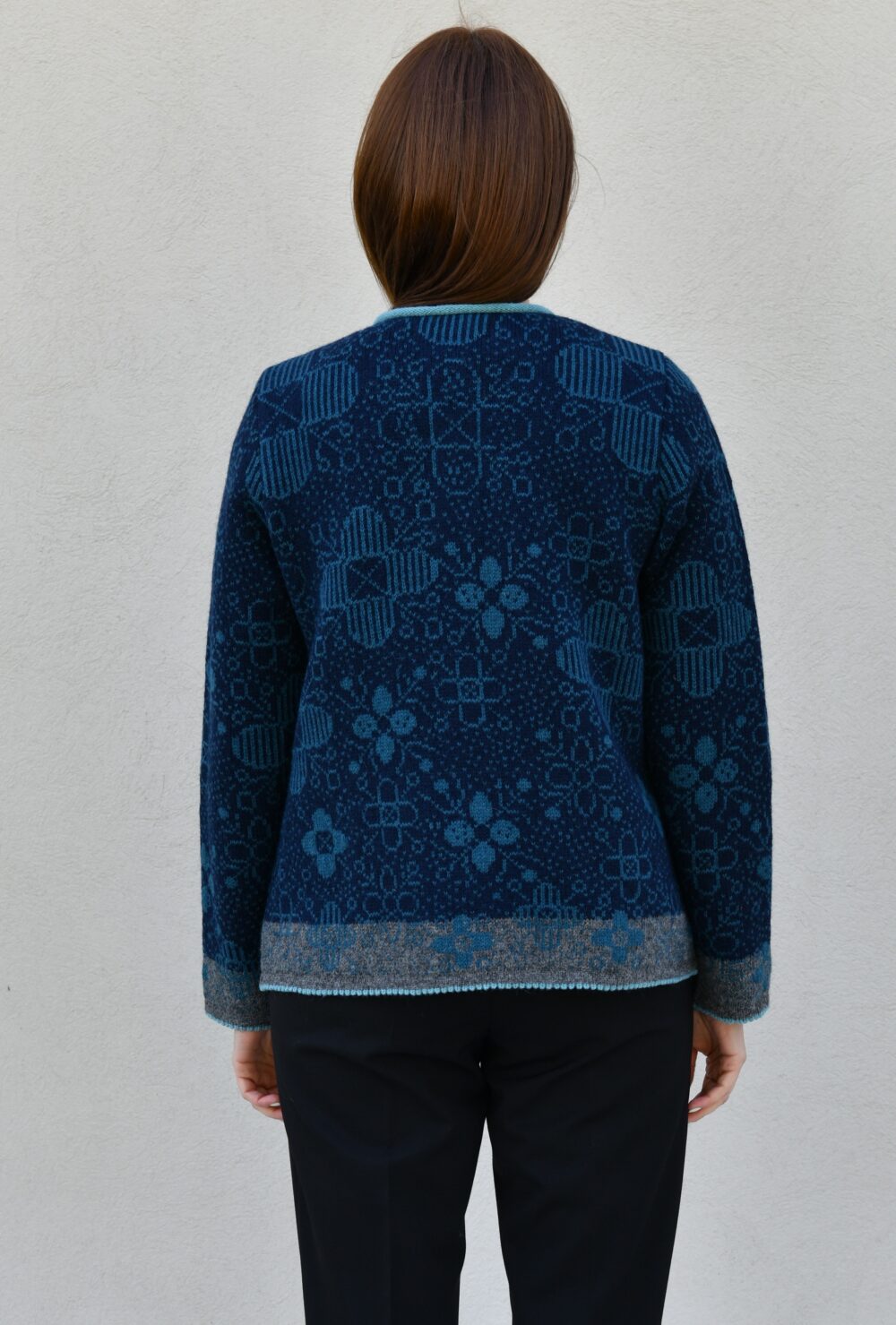 Cardigan with a Tree of Life flower pattern - Image 3