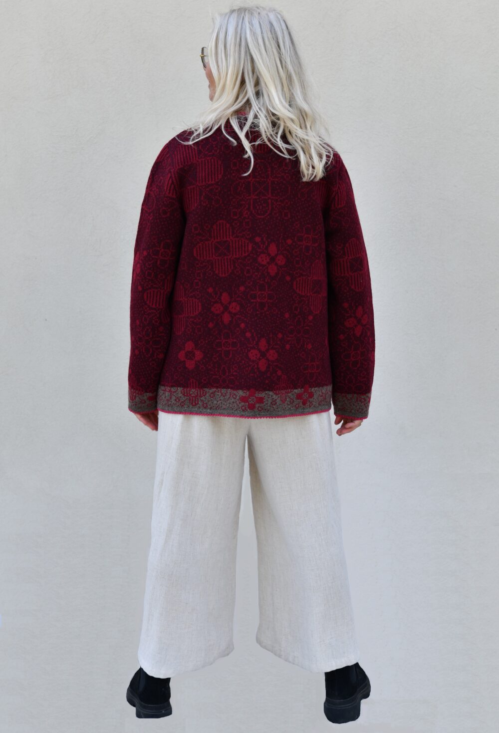 Cardigan with a Tree of Life flower pattern - Image 2