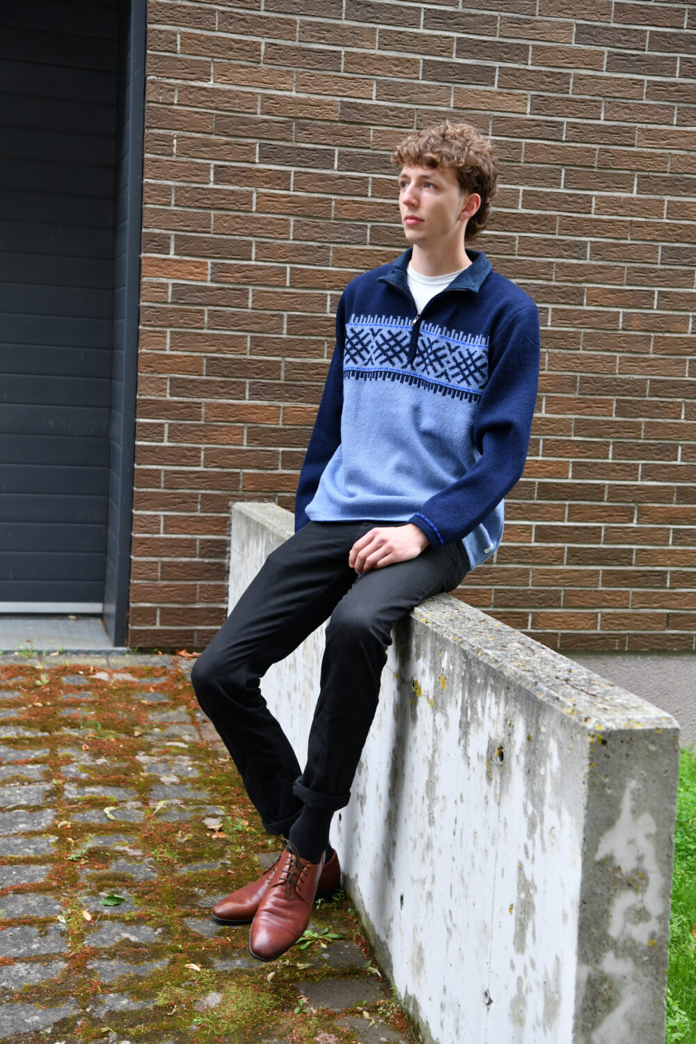 Wool men's pullover with short zipper and power symbols - Image 2