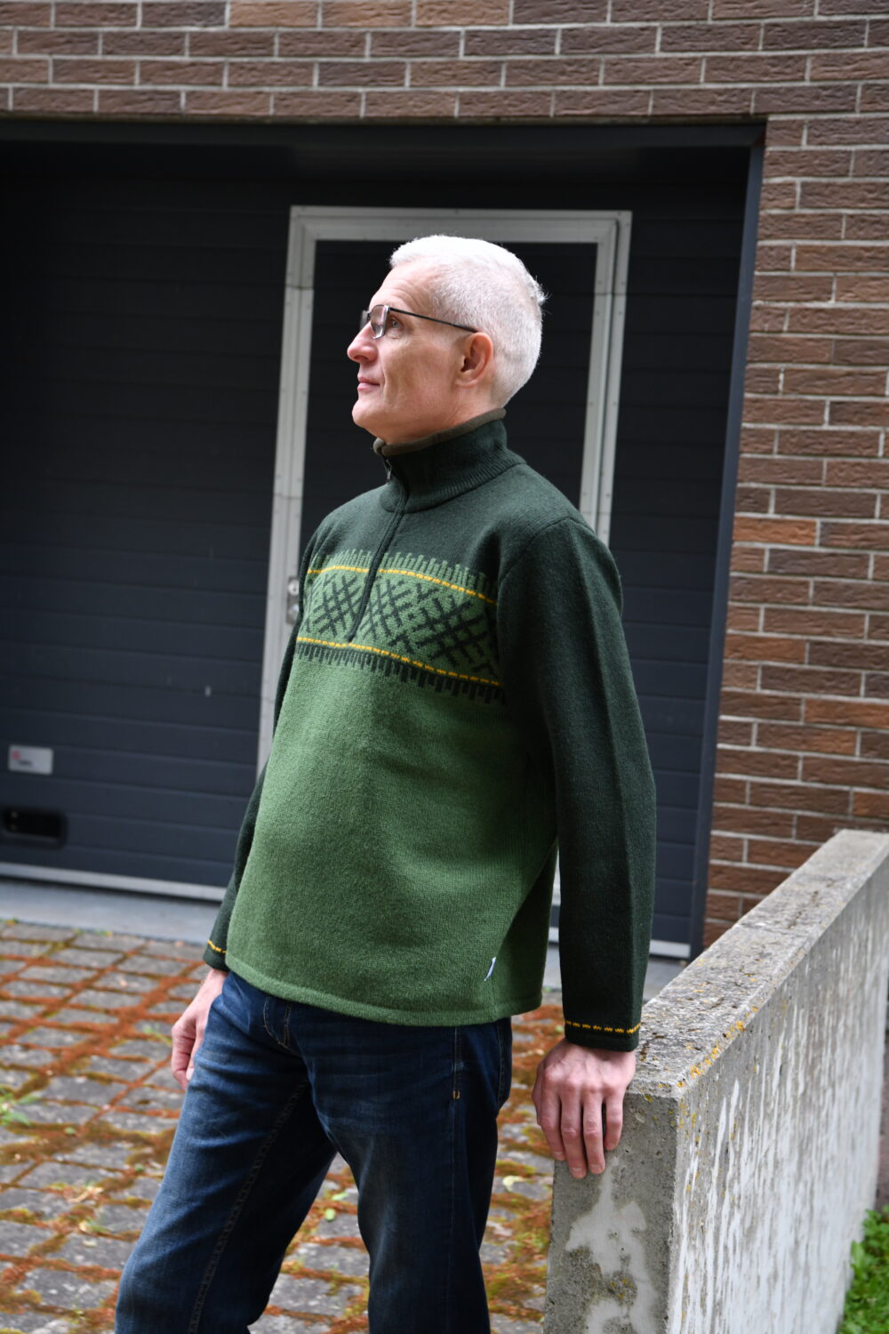 Wool men's pullover with short zipper and power symbols - Image 3