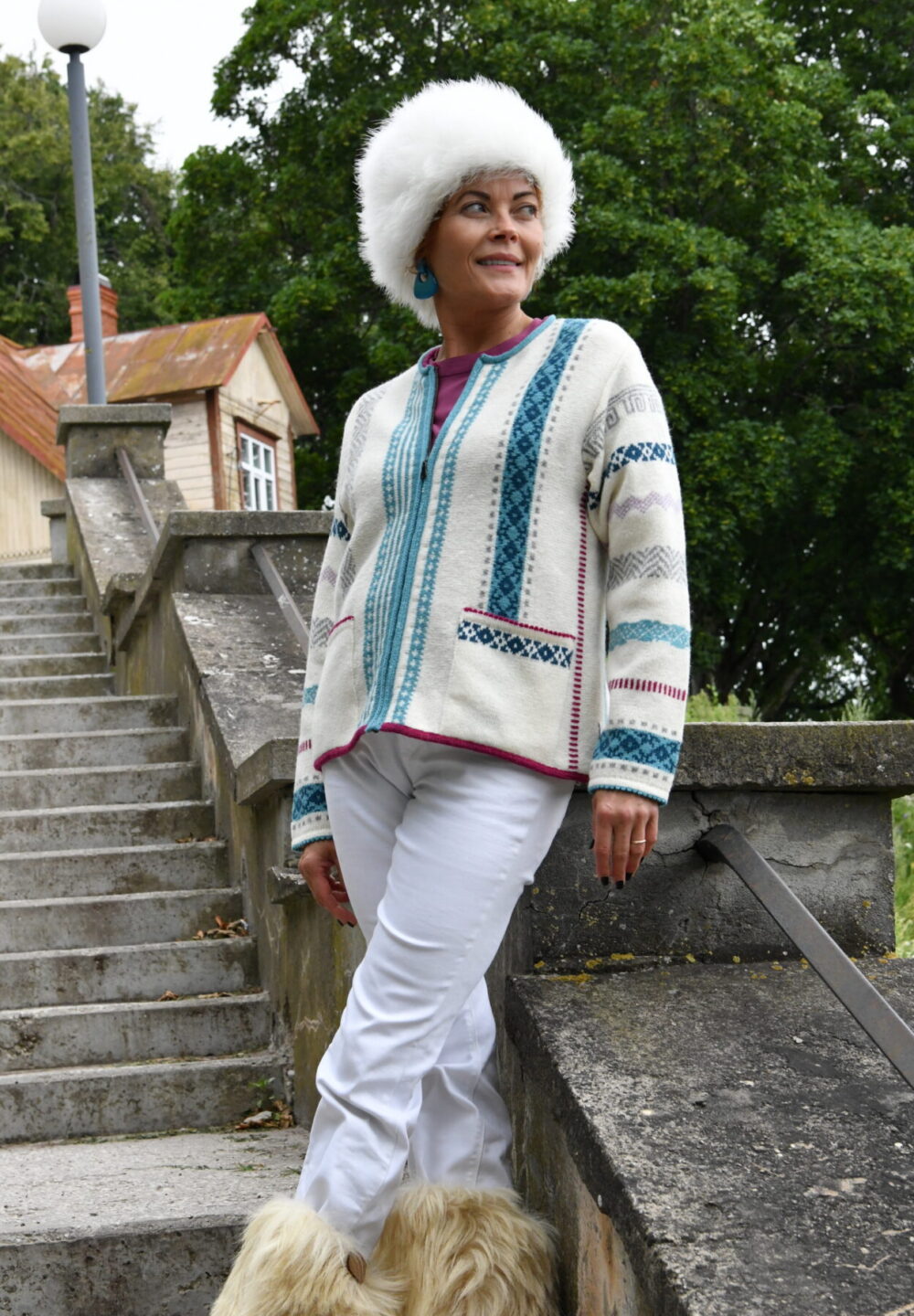 Short a-line wool cardigan with pockets - Image 2