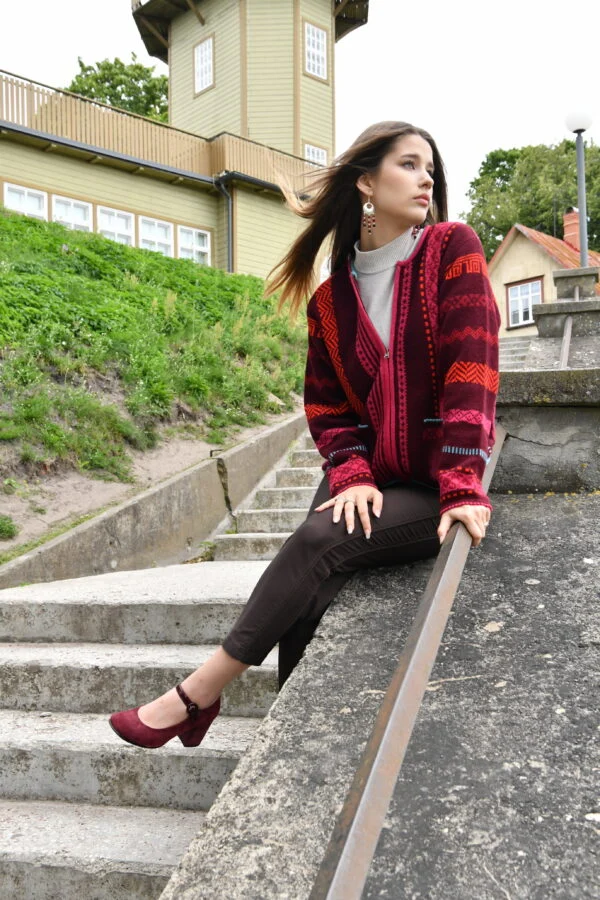 Short a-line wool cardigan with pockets