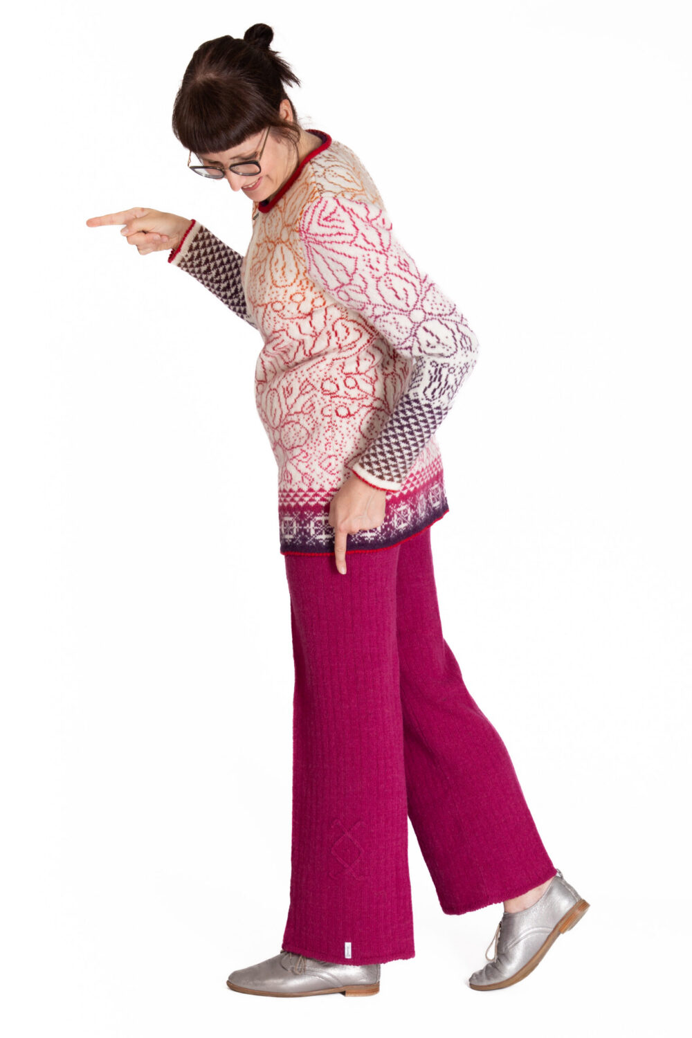 Wool leggings with pleats and a power symbol - Image 3