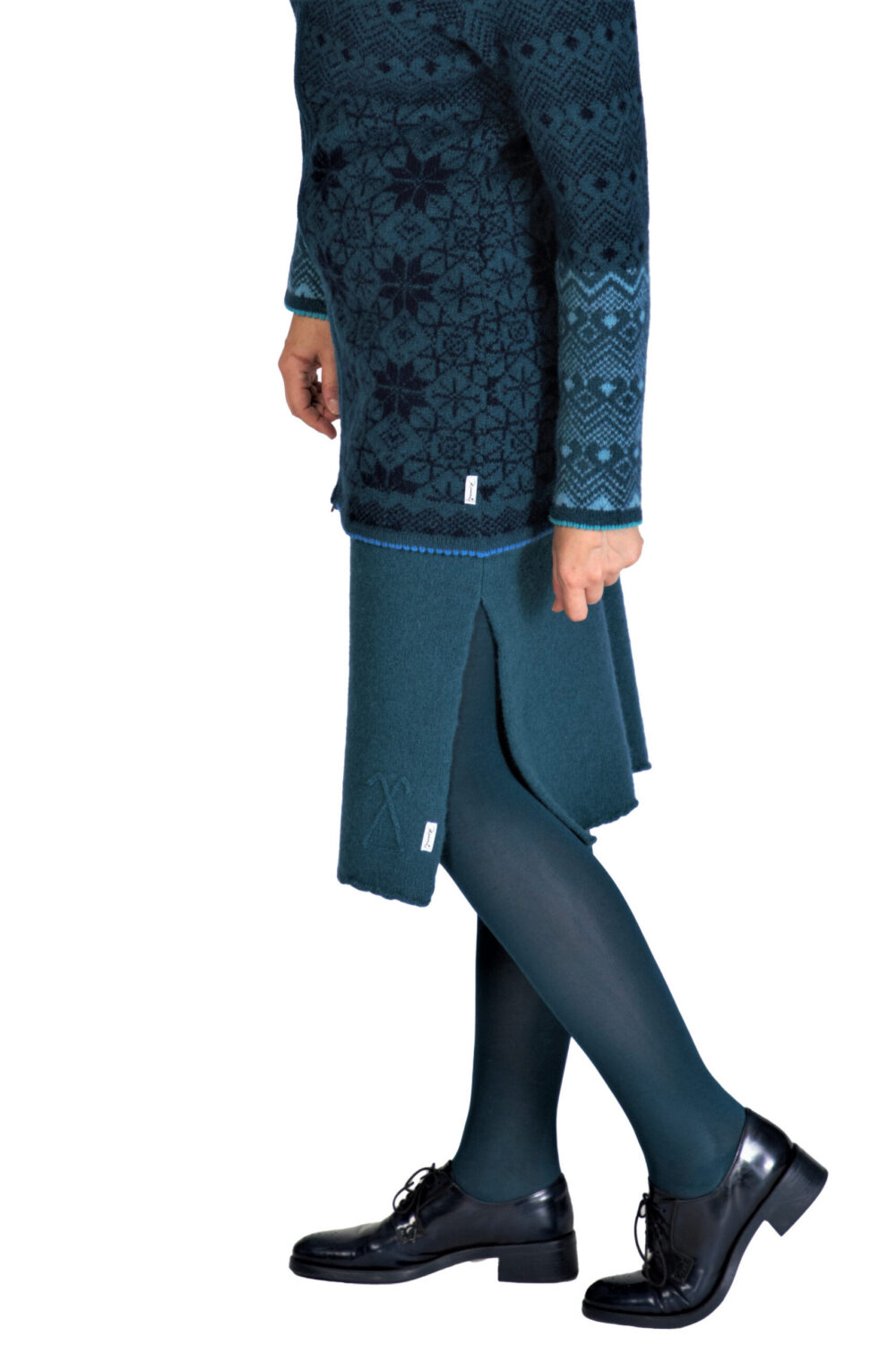 Wool midi skirt with a protective symbol and a slit - Image 3