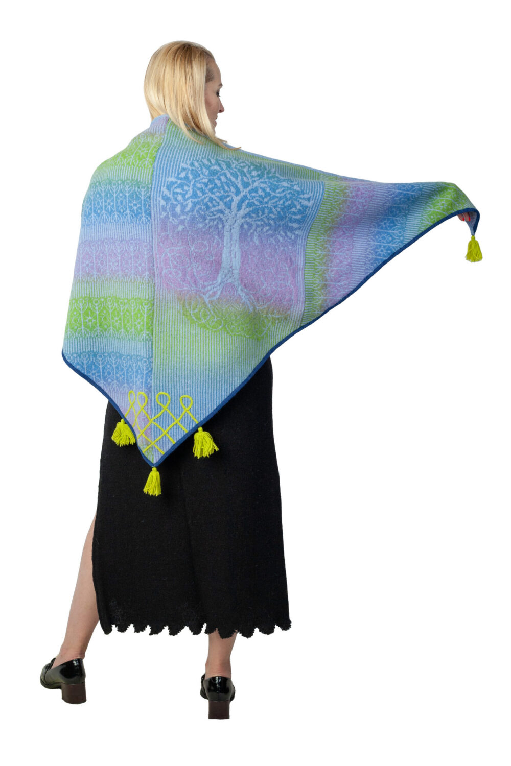 Wool triangle shawl with Tree of Life pattern - Image 2