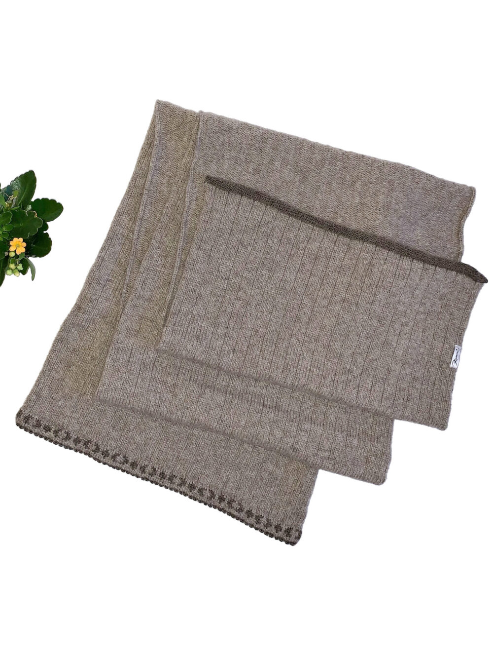 Wool scarf with protective symbols - Image 2