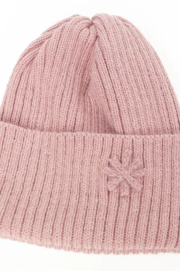Wool hat in ribbed knit with a power symbol