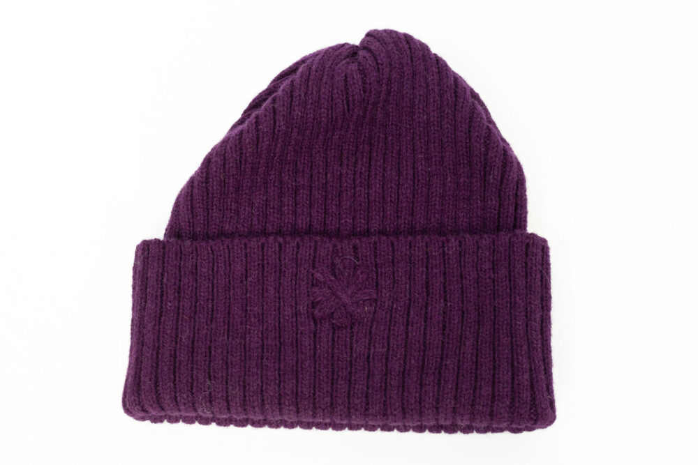 m-147-ll6-wool-hat-ribbed-knit-power-symbol-front-3.jpg Wool hat in ribbed knit with a power symbol - Image 1