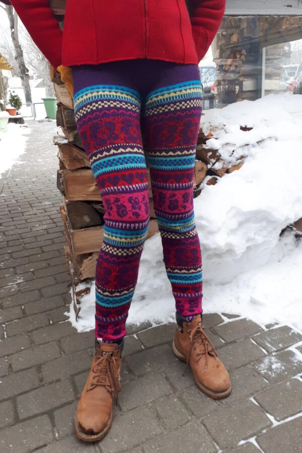 Wool leggings with vibrant patterns