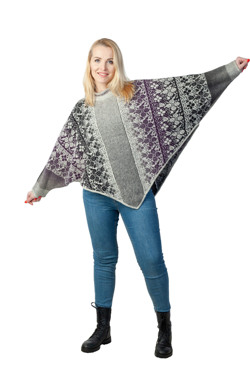 Triangular wool poncho - Image 2