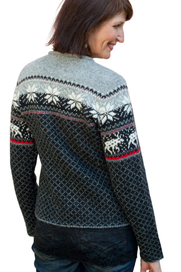 Kurze Strickjacke aus Wolle mit Schneeflocken und Rentieren