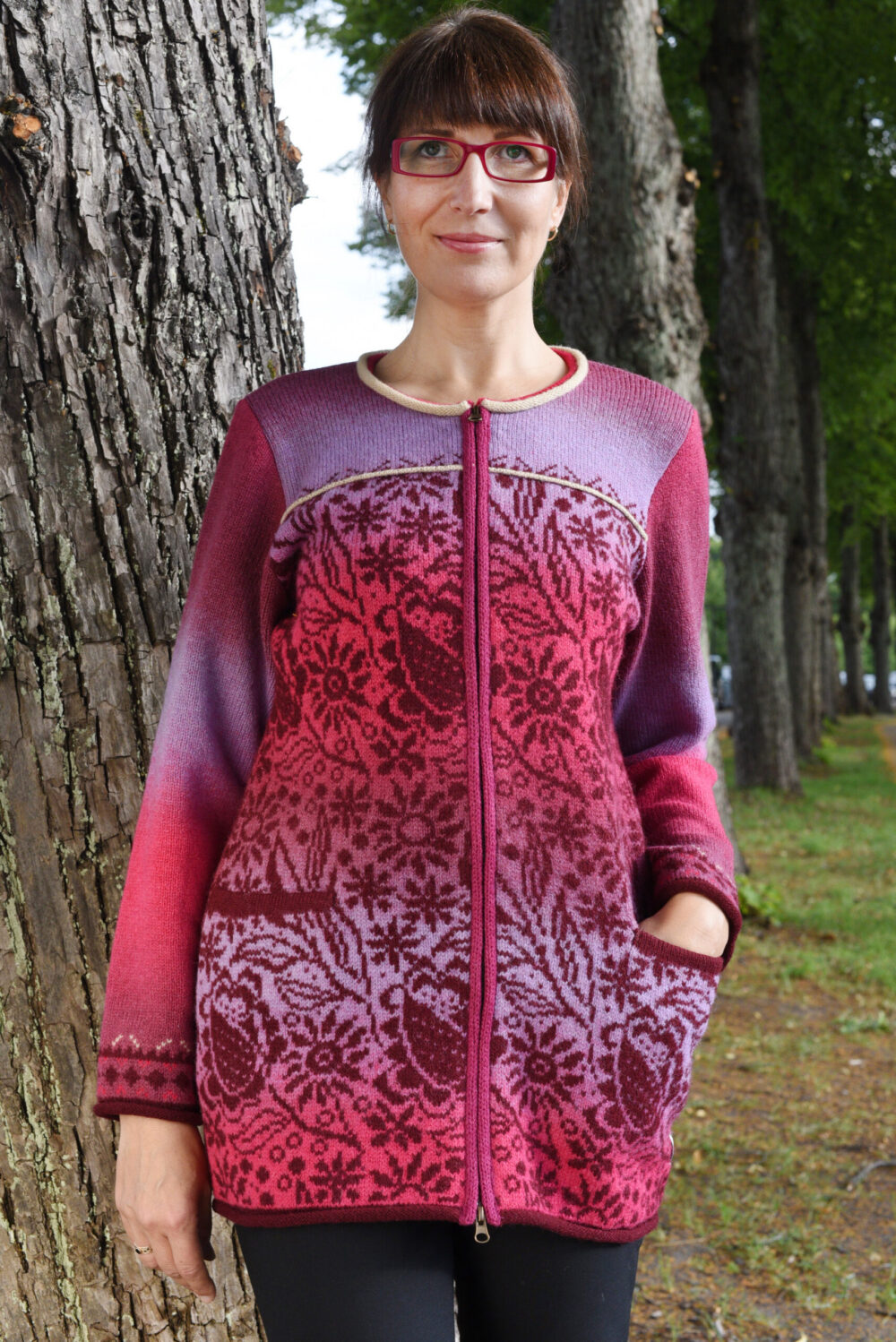 t-602-eg-wool-cardigan-floral-patterns-pockets-front-2.jpg Wool cardigan with floral patterns and pockets - Image 1