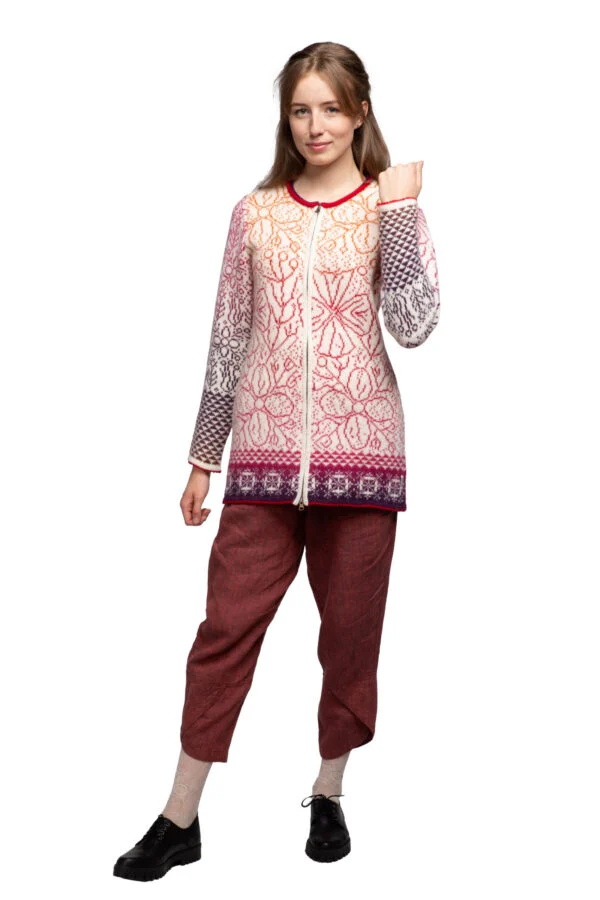 Strickjacke aus Wolle mit magischen Symbolen und Reißverschluss