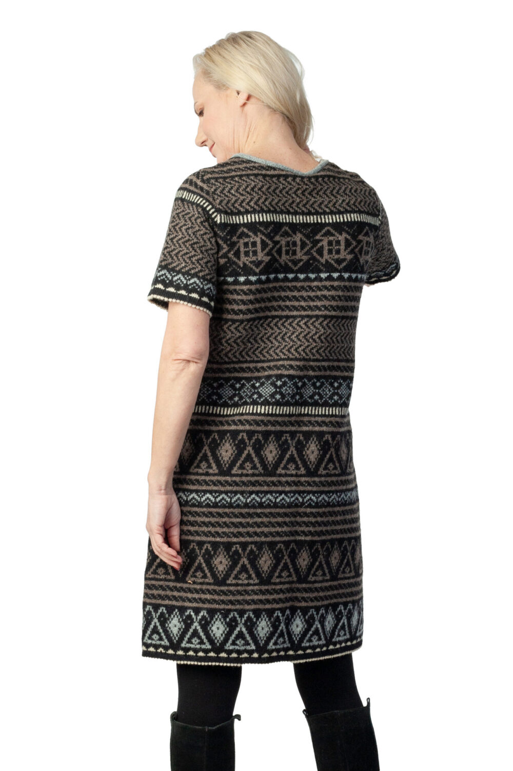 Wool dress with power patterns - Image 3
