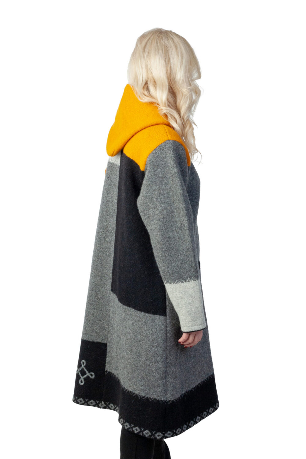Long wool coat with hood - Image 4