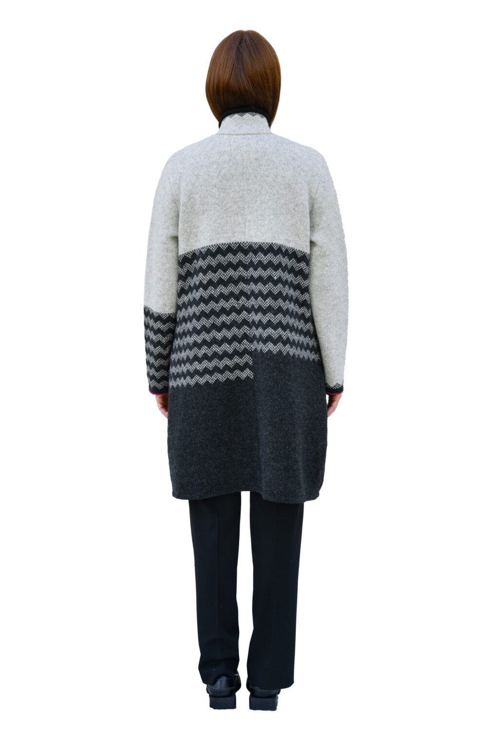 Long wool cardigan with a zigzag pattern and a stand-up collar - Image 4